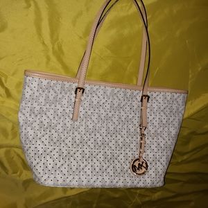 Micahel Kors tote